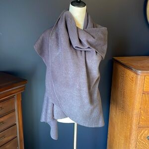 Sweater Wrap Gray/Brown Vest Size Medium